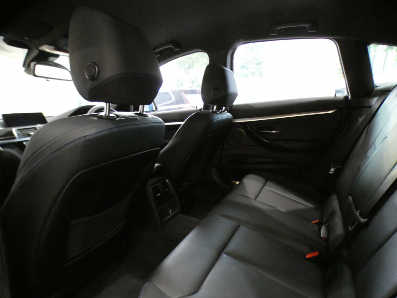 BMW 3シリーズ 320iｸﾞﾗﾝﾂｰﾘｽﾓ Mｽﾎﾟｰﾂ　☆後期 ｺﾝﾌｫA 追ACC ﾚｰﾝCHW 衝突軽減 黒革 ﾋｰﾀｰ iﾄﾞﾗｲﾌﾞﾅﾋﾞ(第5世代) ☆ﾄｯﾌﾟ･ｻｲﾄﾞﾋﾞｭｰｶﾒﾗ PDC LEDﾗｲﾄ Mｽﾎﾟｰﾂｴｱﾛ&19AW ｵｰﾄﾃｰﾙｹﾞｰﾄ　2年保証