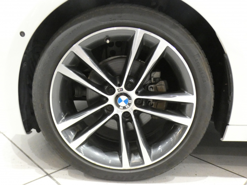 BMW 3シリーズ 320iｸﾞﾗﾝﾂｰﾘｽﾓ Mｽﾎﾟｰﾂ　☆後期 ｺﾝﾌｫA 追ACC ﾚｰﾝCHW 衝突軽減 黒革 ﾋｰﾀｰ iﾄﾞﾗｲﾌﾞﾅﾋﾞ(第5世代) ☆ﾄｯﾌﾟ･ｻｲﾄﾞﾋﾞｭｰｶﾒﾗ PDC LEDﾗｲﾄ Mｽﾎﾟｰﾂｴｱﾛ&19AW ｵｰﾄﾃｰﾙｹﾞｰﾄ　2年保証