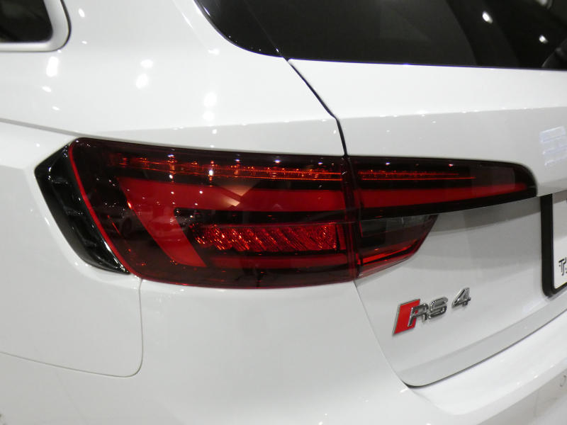 アウディ RS4アバント RS4ｱﾊﾞﾝﾄ 2.9TFSIｸﾜﾄﾛ ｱｼｽﾀﾝｽPKG　ADVｷｰ 追ACC ﾚｰﾝ&ｻｲﾄﾞｱｼｽﾄ ｱｳﾃﾞｨﾌﾟﾚｾﾝｽ 黒革 ﾋｰﾀｰ MMIﾅﾋﾞ ﾊﾞｰﾁｬﾙCP B&Oｻｳﾝﾄﾞ 全周囲ｶﾒﾗ PDC ﾏﾄﾘｸｽLED 専用ｴｸｽﾃﾘｱ&20AW RSｽﾎﾟｰﾂEX 450ps　2年保証