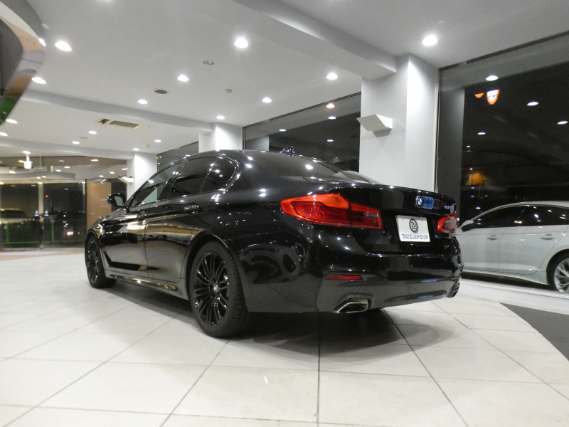 BMW 5シリーズ 523i Mｽﾎﾟｰﾂ　ｺﾝﾌｫA Dｱｼｽﾄ+ 追ACC ﾚｰﾝCHW 衝突軽減 ｸﾛｽ/ｱﾙｶﾝﾀｰﾗｼｰﾄ  iﾄﾞﾗｲﾌﾞﾅﾋﾞ(第6世代ﾀｯﾁP対応) ☆harman/kardon 全周囲ｶﾒﾗ PDC ☆ﾍｯﾄﾞｱｯﾌﾟDSP LEDﾗｲﾄ ｵｰﾄﾄﾗﾝｸ Mｽﾎﾟｰﾂｴｱﾛ&19AW　2年保証