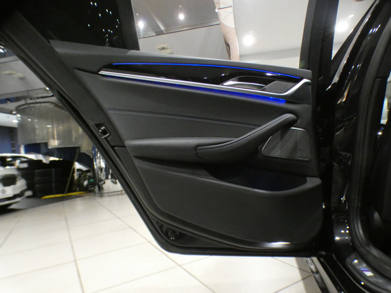 BMW 5シリーズ 523i Mｽﾎﾟｰﾂ　ｺﾝﾌｫA Dｱｼｽﾄ+ 追ACC ﾚｰﾝCHW 衝突軽減 ｸﾛｽ/ｱﾙｶﾝﾀｰﾗｼｰﾄ  iﾄﾞﾗｲﾌﾞﾅﾋﾞ(第6世代ﾀｯﾁP対応) ☆harman/kardon 全周囲ｶﾒﾗ PDC ☆ﾍｯﾄﾞｱｯﾌﾟDSP LEDﾗｲﾄ ｵｰﾄﾄﾗﾝｸ Mｽﾎﾟｰﾂｴｱﾛ&19AW　2年保証