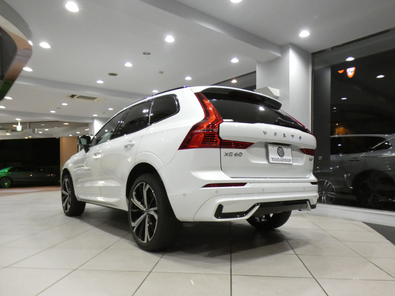 ボルボ XC60 XC60 B6 AWD Rﾃﾞｻﾞｲﾝ　☆1ｵｰﾅｰ  ｼﾃｨｾｰﾌﾃｨ ACC･BLIS 黒半革 全席ﾋｰﾀｰ ☆ﾊﾟﾉﾗﾏSR  ☆Googleﾅﾋﾞ ☆B&Wｻｳﾝﾄﾞ全周囲ｶﾒﾗ ﾜｲﾔﾚｽCH ﾍｯﾄﾞｱｯﾌﾟDSP LEDﾗｲﾄ Rﾃﾞｻﾞｲﾝ専用ｴｸｽﾃﾘｱ&21AW ☆ｴｱｻｽﾍﾟﾝｼｮﾝ(OP) 300ps　2年保証