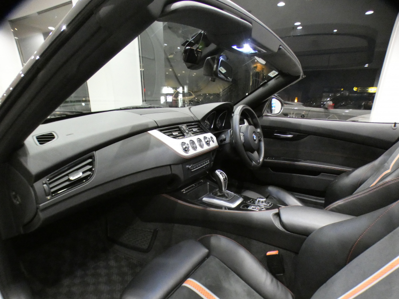 BMW Z4 Z4 Sﾄﾞﾗｲﾌﾞ20i Mｽﾎﾟｰﾂ ﾃﾞｻﾞｲﾝﾋﾟｭｱﾄﾗｸｼｮﾝ　後期 Pｽﾀｰﾄ 黒半革 ﾋｰﾀｰ iﾄﾞﾗｲﾌﾞﾅﾋﾞ(CIC) ☆TVﾁｭｰﾅｰ BTｵｰﾃﾞｨｵ ☆Bｶﾒﾗ ｷｾﾉﾝ Mｽﾎﾟｰﾂｴｱﾛ OP19AW　2年保証