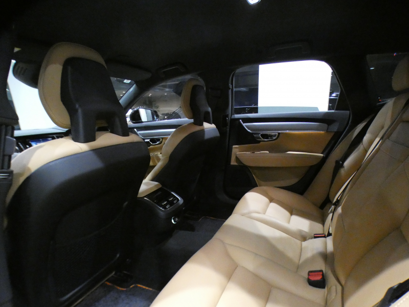 ボルボ V90 V90 T5 ﾓﾒﾝﾀﾑ　☆ERSTｺﾝﾌﾟﾘｰﾄ☆ ｼﾃｨｾｰﾌ 追ACC･LKA･ LCMA 茶革 ﾋｰﾀｰ ﾀｯﾁｽｸﾘｰﾝHDDﾅﾋﾞTV 全周ｶﾒﾗ PDC LEDﾗｲﾄ ｵｰﾄﾃｰﾙｹﾞｰﾄ EARTｴｱﾛ&20AW ERSTﾌﾞﾚｰｷｼｽﾃﾑ&ｻｽﾍﾟﾝｼｮﾝ ERSTﾏﾌﾗｰ　2年保証