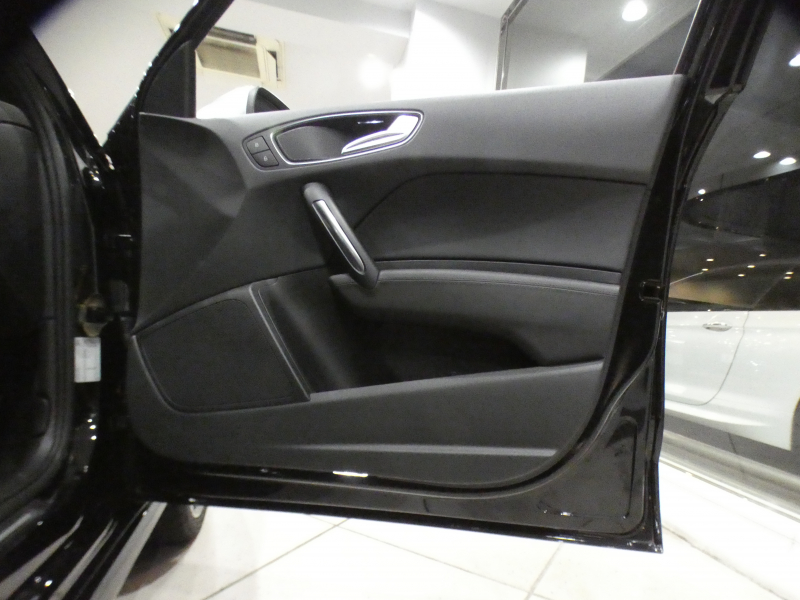 アウディ S1 S1ｽﾎﾟｰﾂﾊﾞｯｸ　☆6MT ADVｷｰ 半革 MMIﾅﾋﾞ BTｵｰﾃﾞｨｵ PDC ｷｾﾉﾝ 専用ｴｸｽﾃﾘｱ&18AW 231ps　2年保証