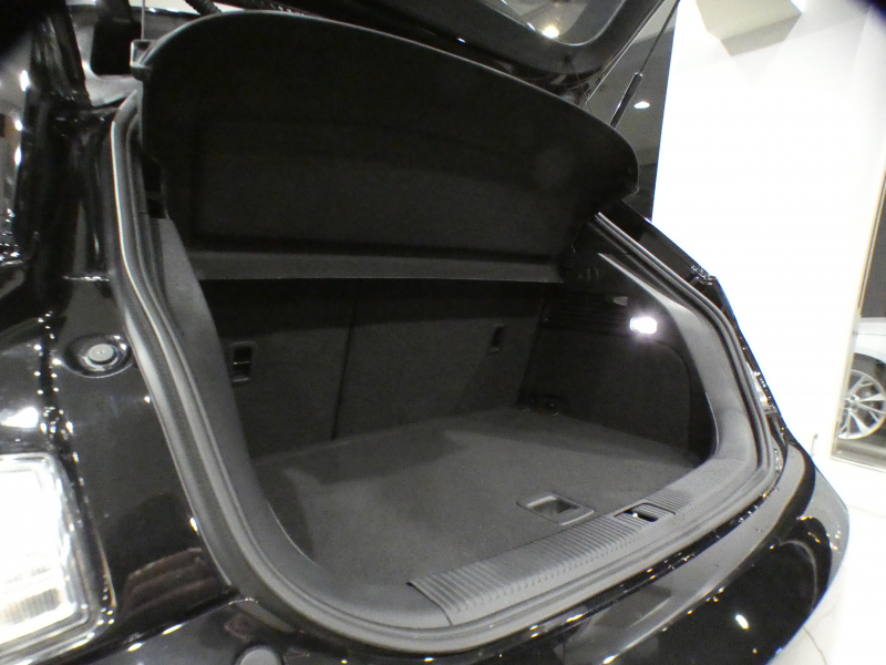アウディ S1 S1ｽﾎﾟｰﾂﾊﾞｯｸ　☆6MT ADVｷｰ 半革 MMIﾅﾋﾞ BTｵｰﾃﾞｨｵ PDC ｷｾﾉﾝ 専用ｴｸｽﾃﾘｱ&18AW 231ps　2年保証