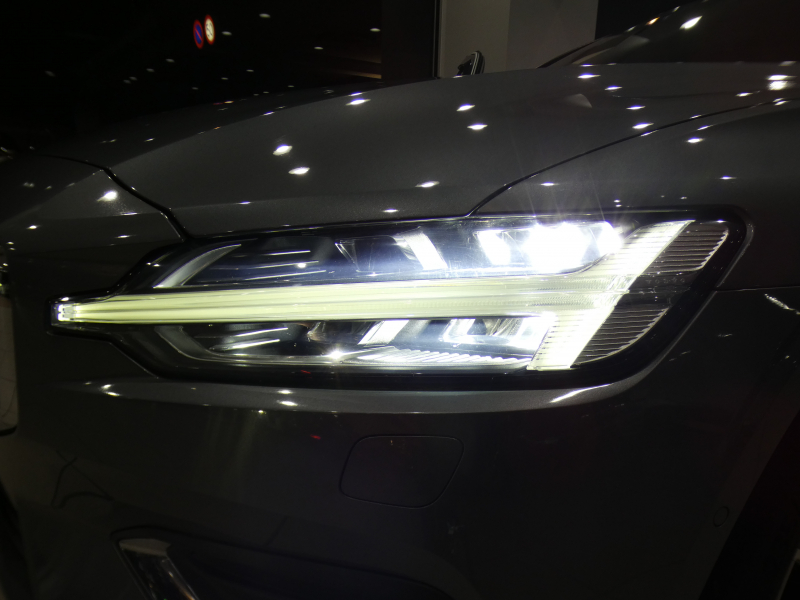 ボルボ V60 V60 T5 ｲﾝｽｸﾘﾌﾟｼｮﾝ　追ACC･LKA･ LCMA 茶革 ﾋｰﾀｰ ﾍﾞﾝﾁﾚｰﾀｰ ﾏｯｻｰｼﾞ☆革張りﾀﾞｯｼｭﾎﾞｰﾄﾞ ☆ﾊﾟﾉﾗﾏSR ﾀｯﾁｽｸﾘｰﾝHDDﾅﾋﾞTV harmank 全周囲ｶﾒﾗ ﾍｯﾄﾞｱｯﾌﾟDSP LEDﾗｲﾄ ｵｰﾄﾃｰﾙｹﾞｰﾄ 18AW　2年保証