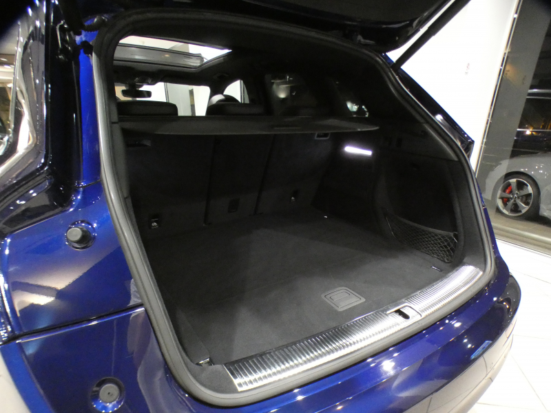 アウディ SQ5 SQ5 　ADVｷｰ 追ACC ｻｲﾄﾞｱｼｽﾄ ﾊﾟｰｸｱｼｽﾄ 黒革 ﾋｰﾀｰ ☆ﾊﾟﾉﾗﾏSR MMIﾅﾋﾞ ﾊﾞｰﾁｬﾙCP ☆B&Oｻｳﾝﾄﾞ ☆全周囲ｶﾒﾗ PDC ﾏﾄﾘｸｽLED ﾏﾙﾁｶﾗｰｱﾝﾋﾞｴﾝﾄﾗｲﾄ 専用ｴｸｽﾃﾘｱ ☆20AW 赤ｷｬﾘﾊﾟｰ 354ps　2年保証