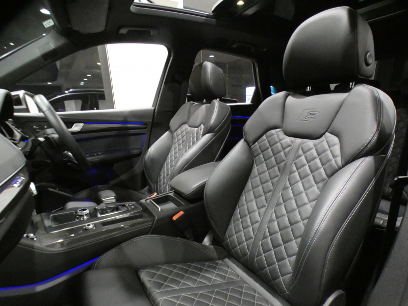 アウディ SQ5 SQ5 　ADVｷｰ 追ACC ｻｲﾄﾞｱｼｽﾄ ﾊﾟｰｸｱｼｽﾄ 黒革 ﾋｰﾀｰ ☆ﾊﾟﾉﾗﾏSR MMIﾅﾋﾞ ﾊﾞｰﾁｬﾙCP ☆B&Oｻｳﾝﾄﾞ ☆全周囲ｶﾒﾗ PDC ﾏﾄﾘｸｽLED ﾏﾙﾁｶﾗｰｱﾝﾋﾞｴﾝﾄﾗｲﾄ 専用ｴｸｽﾃﾘｱ ☆20AW 赤ｷｬﾘﾊﾟｰ 354ps　2年保証