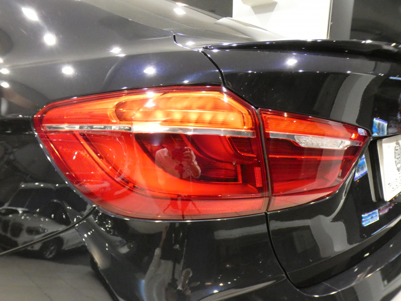 BMW X6 X6M　☆Indivi外装色 Dｱｼｽﾄ ﾚｰﾝDW ﾚｰﾝCHW ﾍｯﾄﾞｱｯﾌﾟDSP 黒革 全席ﾋｰﾀｰ iﾄﾞﾗｲﾌﾞﾅﾋﾞ(第6世代ﾀｯﾁP対応) Bｶﾒﾗ ﾄｯﾌﾟ･ｻｲﾄﾞﾋﾞｭｰｶﾒﾗ PDC LEDﾗｲﾄ ｱﾝﾋﾞｴﾝﾄﾗｲﾄ 専用ｴｸｽﾃﾘｱ&21AW 575PS　2年保証