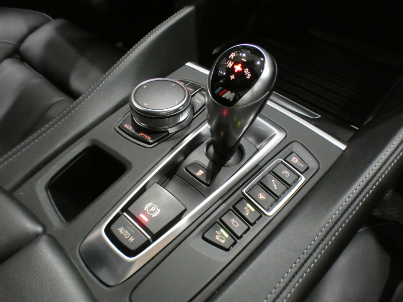 BMW X6 X6M　☆Indivi外装色 Dｱｼｽﾄ ﾚｰﾝDW ﾚｰﾝCHW ﾍｯﾄﾞｱｯﾌﾟDSP 黒革 全席ﾋｰﾀｰ iﾄﾞﾗｲﾌﾞﾅﾋﾞ(第6世代ﾀｯﾁP対応) Bｶﾒﾗ ﾄｯﾌﾟ･ｻｲﾄﾞﾋﾞｭｰｶﾒﾗ PDC LEDﾗｲﾄ ｱﾝﾋﾞｴﾝﾄﾗｲﾄ 専用ｴｸｽﾃﾘｱ&21AW 575PS　2年保証