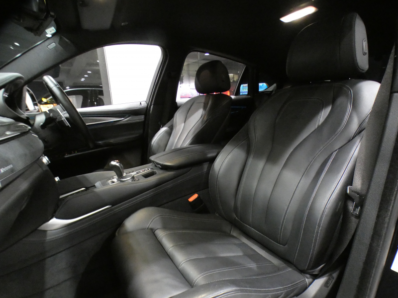 BMW X6 X6M　☆Indivi外装色 Dｱｼｽﾄ ﾚｰﾝDW ﾚｰﾝCHW ﾍｯﾄﾞｱｯﾌﾟDSP 黒革 全席ﾋｰﾀｰ iﾄﾞﾗｲﾌﾞﾅﾋﾞ(第6世代ﾀｯﾁP対応) Bｶﾒﾗ ﾄｯﾌﾟ･ｻｲﾄﾞﾋﾞｭｰｶﾒﾗ PDC LEDﾗｲﾄ ｱﾝﾋﾞｴﾝﾄﾗｲﾄ 専用ｴｸｽﾃﾘｱ&21AW 575PS　2年保証