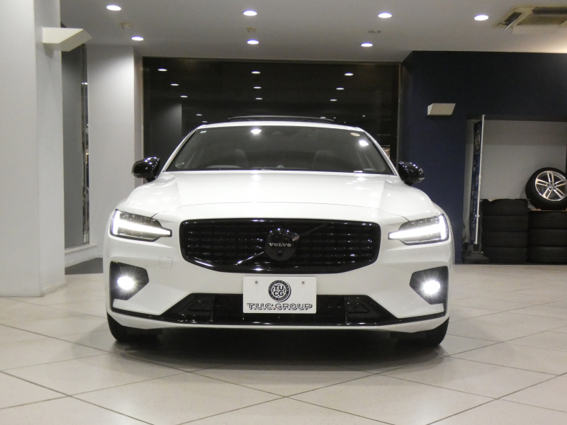 ボルボ S60 S60 B5 Rﾃﾞｻﾞｲﾝ　 ｼﾃｨｾｰﾌﾃｨ ACC･BLIS 黒半革 全席ﾋｰﾀｰ ☆ﾊﾟﾉﾗﾏSR ☆革張りﾀﾞｯｼｭﾎﾞｰﾄﾞ ﾀｯﾁｽｸﾘｰﾝHDDﾅﾋﾞ ☆B&Wｻｳﾝﾄﾞ全周囲ｶﾒﾗ ﾜｲﾔﾚｽCH ﾍｯﾄﾞｱｯﾌﾟDSP LEDﾗｲﾄ Rﾃﾞｻﾞｲﾝ専用ｴｸｽﾃﾘｱ ☆OP19AW　2年保証