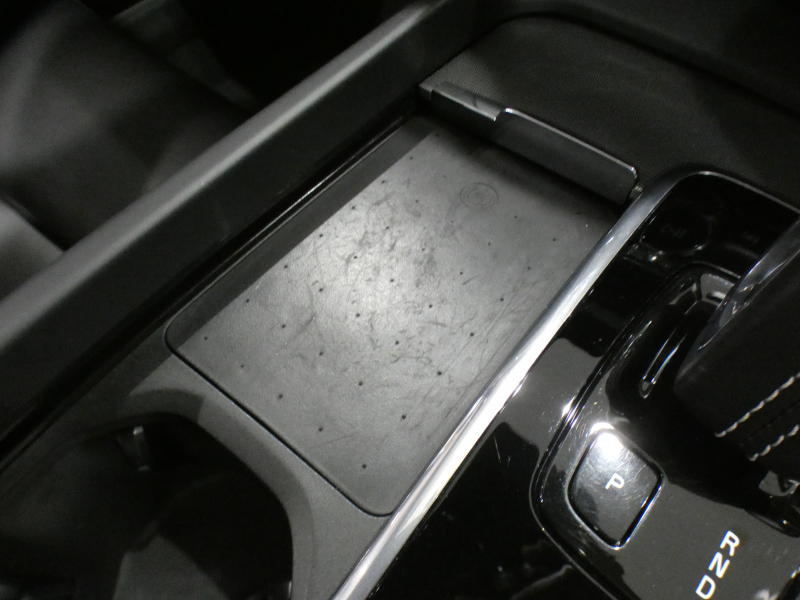 ボルボ S60 S60 B5 Rﾃﾞｻﾞｲﾝ　 ｼﾃｨｾｰﾌﾃｨ ACC･BLIS 黒半革 全席ﾋｰﾀｰ ☆ﾊﾟﾉﾗﾏSR ☆革張りﾀﾞｯｼｭﾎﾞｰﾄﾞ ﾀｯﾁｽｸﾘｰﾝHDDﾅﾋﾞ ☆B&Wｻｳﾝﾄﾞ全周囲ｶﾒﾗ ﾜｲﾔﾚｽCH ﾍｯﾄﾞｱｯﾌﾟDSP LEDﾗｲﾄ Rﾃﾞｻﾞｲﾝ専用ｴｸｽﾃﾘｱ ☆OP19AW　2年保証