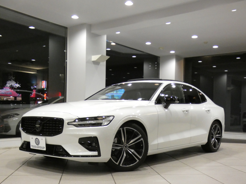 ボルボ S60 S60 B5 Rﾃﾞｻﾞｲﾝ　 ｼﾃｨｾｰﾌﾃｨ ACC･BLIS 黒半革 全席ﾋｰﾀｰ ☆ﾊﾟﾉﾗﾏSR ☆革張りﾀﾞｯｼｭﾎﾞｰﾄﾞ ﾀｯﾁｽｸﾘｰﾝHDDﾅﾋﾞ ☆B&Wｻｳﾝﾄﾞ全周囲ｶﾒﾗ ﾜｲﾔﾚｽCH ﾍｯﾄﾞｱｯﾌﾟDSP LEDﾗｲﾄ Rﾃﾞｻﾞｲﾝ専用ｴｸｽﾃﾘｱ ☆OP19AW　2年保証