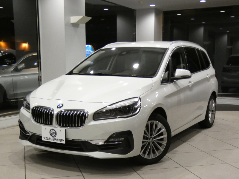 BMW 2シリーズ 218iｸﾞﾗﾝﾂｱﾗｰ ﾗｸﾞｼﾞｭｱﾘｰ ADｾｰﾌﾃｨPKG　☆有償ｶﾗｰ ☆後期 追ACC ﾚｰﾝDW 白革 ﾋｰﾀｰ iﾄﾞﾗｲﾌﾞﾅﾋﾞ(第6世代ﾀｯﾁP対応) ﾍｯﾄﾞｱｯﾌﾟDSP Bｶﾒﾗ PDC LEDﾗｲﾄ ｵｰﾄﾃｰﾙｹﾞｰﾄ　2年保証
