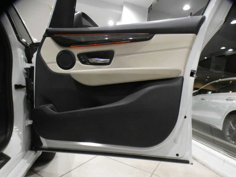 BMW 2シリーズ 218iｸﾞﾗﾝﾂｱﾗｰ ﾗｸﾞｼﾞｭｱﾘｰ ADｾｰﾌﾃｨPKG　☆有償ｶﾗｰ ☆後期 追ACC ﾚｰﾝDW 白革 ﾋｰﾀｰ iﾄﾞﾗｲﾌﾞﾅﾋﾞ(第6世代ﾀｯﾁP対応) ﾍｯﾄﾞｱｯﾌﾟDSP Bｶﾒﾗ PDC LEDﾗｲﾄ ｵｰﾄﾃｰﾙｹﾞｰﾄ　2年保証