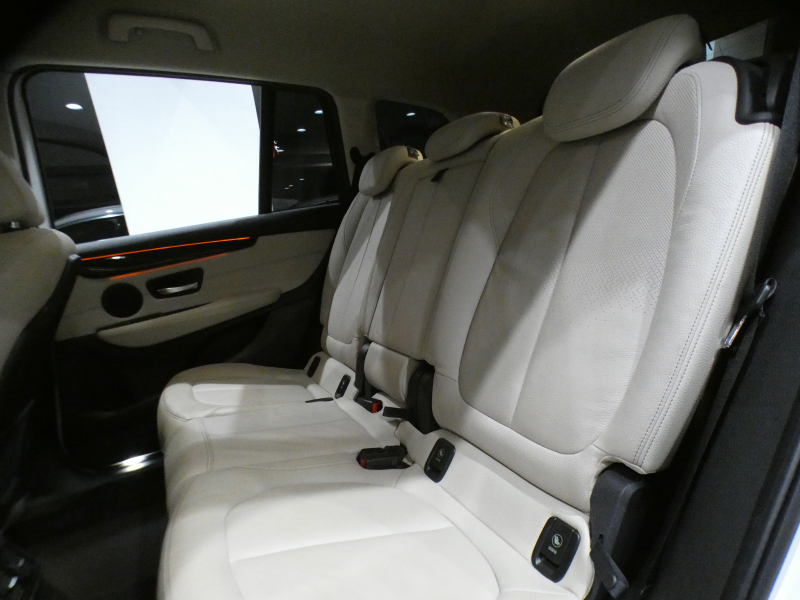 BMW 2シリーズ 218iｸﾞﾗﾝﾂｱﾗｰ ﾗｸﾞｼﾞｭｱﾘｰ ADｾｰﾌﾃｨPKG　☆有償ｶﾗｰ ☆後期 追ACC ﾚｰﾝDW 白革 ﾋｰﾀｰ iﾄﾞﾗｲﾌﾞﾅﾋﾞ(第6世代ﾀｯﾁP対応) ﾍｯﾄﾞｱｯﾌﾟDSP Bｶﾒﾗ PDC LEDﾗｲﾄ ｵｰﾄﾃｰﾙｹﾞｰﾄ　2年保証