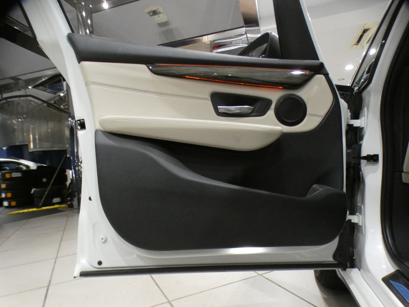 BMW 2シリーズ 218iｸﾞﾗﾝﾂｱﾗｰ ﾗｸﾞｼﾞｭｱﾘｰ ADｾｰﾌﾃｨPKG　☆有償ｶﾗｰ ☆後期 追ACC ﾚｰﾝDW 白革 ﾋｰﾀｰ iﾄﾞﾗｲﾌﾞﾅﾋﾞ(第6世代ﾀｯﾁP対応) ﾍｯﾄﾞｱｯﾌﾟDSP Bｶﾒﾗ PDC LEDﾗｲﾄ ｵｰﾄﾃｰﾙｹﾞｰﾄ　2年保証