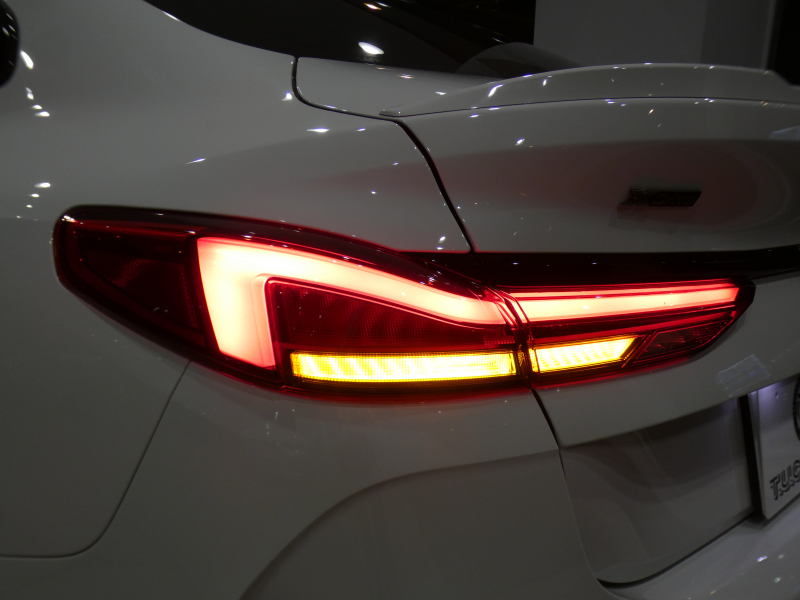 BMW 2シリーズ M235i Xﾄﾞﾗｲﾌﾞ ｸﾞﾗﾝｸｰﾍﾟ　ｺﾝﾌｫA Dｱｼｽﾄ 追ACC ﾚｰﾝDW 衝突軽減 半革 ﾋｰﾀｰ iﾄﾞﾗｲﾌﾞﾅﾋﾞ(第7世代) Bｶﾒﾗ PDC LEDﾗｲﾄ ｱﾝﾋﾞｴﾝﾄﾗｲﾄ 専用ｴｸｽﾃﾘｱ&18AW 306ps　2年保証
