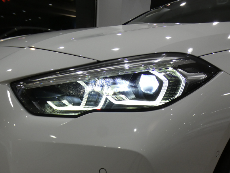 BMW 2シリーズ M235i Xﾄﾞﾗｲﾌﾞ ｸﾞﾗﾝｸｰﾍﾟ　ｺﾝﾌｫA Dｱｼｽﾄ 追ACC ﾚｰﾝDW 衝突軽減 半革 ﾋｰﾀｰ iﾄﾞﾗｲﾌﾞﾅﾋﾞ(第7世代) Bｶﾒﾗ PDC LEDﾗｲﾄ ｱﾝﾋﾞｴﾝﾄﾗｲﾄ 専用ｴｸｽﾃﾘｱ&18AW 306ps　2年保証
