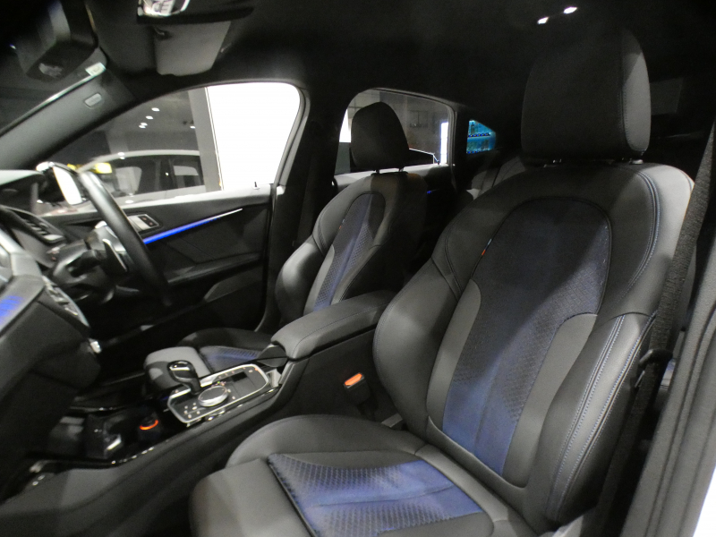 BMW 2シリーズ M235i Xﾄﾞﾗｲﾌﾞ ｸﾞﾗﾝｸｰﾍﾟ　ｺﾝﾌｫA Dｱｼｽﾄ 追ACC ﾚｰﾝDW 衝突軽減 半革 ﾋｰﾀｰ iﾄﾞﾗｲﾌﾞﾅﾋﾞ(第7世代) Bｶﾒﾗ PDC LEDﾗｲﾄ ｱﾝﾋﾞｴﾝﾄﾗｲﾄ 専用ｴｸｽﾃﾘｱ&18AW 306ps　2年保証