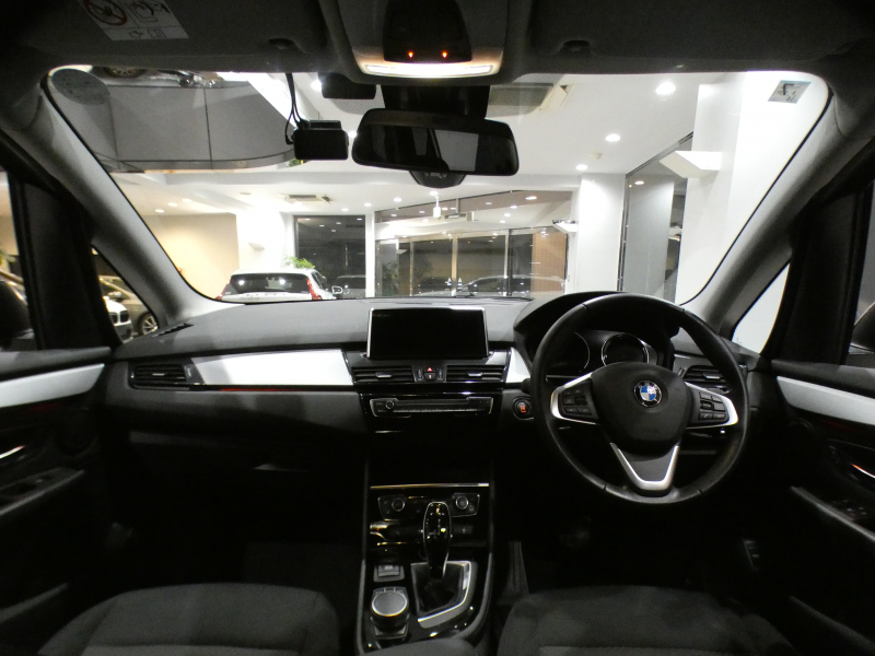 BMW 2シリーズ 218iｸﾞﾗﾝﾂｱﾗｰ ｱﾄﾞﾊﾞﾝｽﾄｱｸﾃｨﾌﾞｾｰﾌﾃｨPKG　☆後期 ☆追ACC ﾚｰﾝDW ｼｰﾄﾋｰﾀｰ iﾄﾞﾗｲﾌﾞﾅﾋﾞ(第6世代ﾀｯﾁP対応) ☆ﾍｯﾄﾞｱｯﾌﾟDSP Bｶﾒﾗ PDC LEDﾗｲﾄ ｵｰﾄﾃｰﾙｹﾞｰﾄ　2年保証