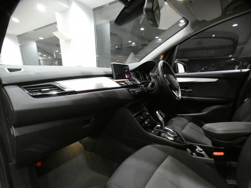 BMW 2シリーズ 218iｸﾞﾗﾝﾂｱﾗｰ ｱﾄﾞﾊﾞﾝｽﾄｱｸﾃｨﾌﾞｾｰﾌﾃｨPKG　☆後期 ☆追ACC ﾚｰﾝDW ｼｰﾄﾋｰﾀｰ iﾄﾞﾗｲﾌﾞﾅﾋﾞ(第6世代ﾀｯﾁP対応) ☆ﾍｯﾄﾞｱｯﾌﾟDSP Bｶﾒﾗ PDC LEDﾗｲﾄ ｵｰﾄﾃｰﾙｹﾞｰﾄ　2年保証