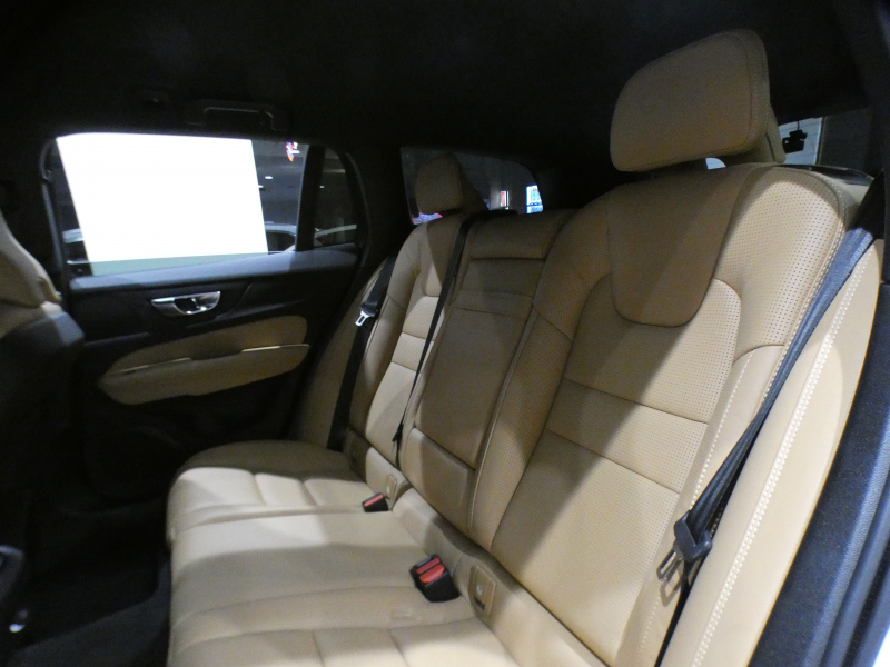ボルボ V60 V60 T5 ｲﾝｽｸﾘﾌﾟｼｮﾝ　追ACC･LKA･ LCMA 茶革 ﾋｰﾀｰ ﾍﾞﾝﾁﾚｰﾀｰ ﾏｯｻｰｼﾞ ☆OPｲﾝﾃﾘｱﾄﾘﾑ ﾀｯﾁｽｸﾘｰﾝHDDﾅﾋﾞTV harmank 全周囲ｶﾒﾗ ﾍｯﾄﾞｱｯﾌﾟDSP LEDﾗｲﾄ ｵｰﾄﾃｰﾙｹﾞｰﾄ 18AW　2年保証
