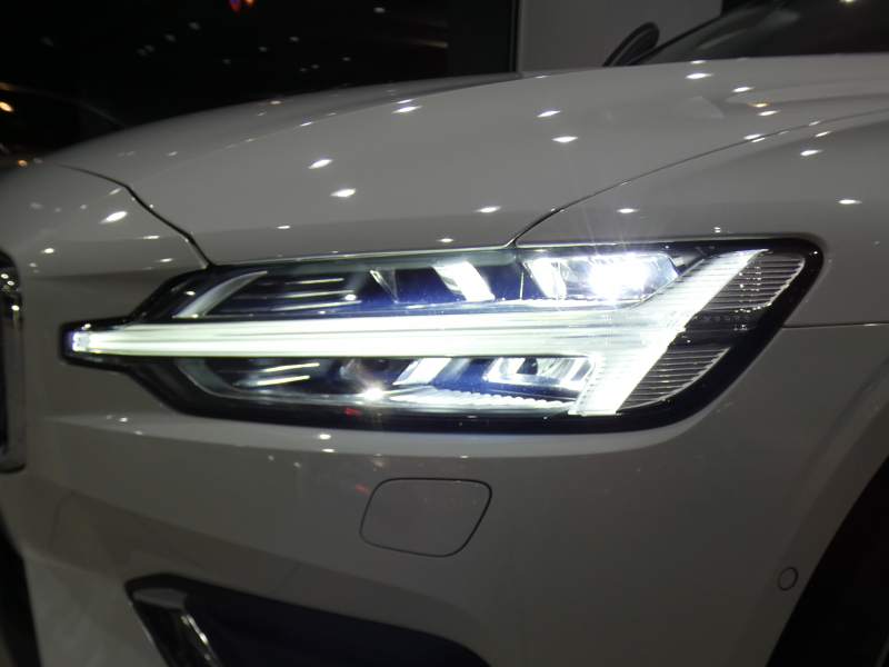 ボルボ V60 V60 T5 ｲﾝｽｸﾘﾌﾟｼｮﾝ　追ACC･LKA･ LCMA 茶革 ﾋｰﾀｰ ﾍﾞﾝﾁﾚｰﾀｰ ﾏｯｻｰｼﾞ ☆OPｲﾝﾃﾘｱﾄﾘﾑ ﾀｯﾁｽｸﾘｰﾝHDDﾅﾋﾞTV harmank 全周囲ｶﾒﾗ ﾍｯﾄﾞｱｯﾌﾟDSP LEDﾗｲﾄ ｵｰﾄﾃｰﾙｹﾞｰﾄ 18AW　2年保証