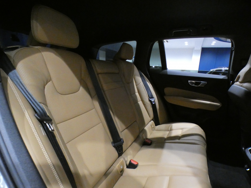 ボルボ V60 V60 T5 ｲﾝｽｸﾘﾌﾟｼｮﾝ　追ACC･LKA･ LCMA 茶革 ﾋｰﾀｰ ﾍﾞﾝﾁﾚｰﾀｰ ﾏｯｻｰｼﾞ ☆OPｲﾝﾃﾘｱﾄﾘﾑ ﾀｯﾁｽｸﾘｰﾝHDDﾅﾋﾞTV harmank 全周囲ｶﾒﾗ ﾍｯﾄﾞｱｯﾌﾟDSP LEDﾗｲﾄ ｵｰﾄﾃｰﾙｹﾞｰﾄ 18AW　2年保証