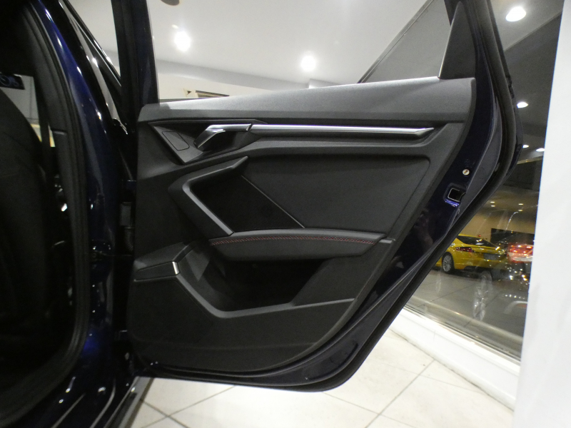 アウディ S3 S3ｽﾎﾟｰﾂﾊﾞｯｸ ﾌﾞﾗｯｸｽﾀｲﾘﾝｸﾞPKG　ADVｷｰ 追ACC ﾚｰﾝ&ｻｲﾄﾞｱｼｽﾄ ☆ﾌｧｲﾝﾅｯﾊﾟ黒革 ﾋｰﾀｰ MMIﾅﾋﾞ ﾊﾞｰﾁｬﾙCP ☆B&Oｻｳﾝﾄﾞ Bｶﾒﾗ PDC ☆ﾏﾄﾘｸｽLED ｱﾝﾋﾞｴﾝﾄﾗｲﾄ 専用ｴｸｽﾃﾘｱ ☆OP19AW ☆ﾀﾞﾝﾋﾟﾝｸﾞｺﾝﾄﾛｰﾙｻｽ 310ps　2年保証