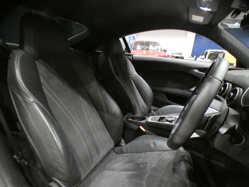アウディ TTクーペ TTｸｰﾍﾟ 2.0TFSI Sﾗｲﾝ&ｱｼｽﾀﾝｽPKG　ADVｷｰ ｸﾙｺﾝ 半革 MMIﾅﾋﾞTV ☆Bｶﾒﾗ PDC ﾊﾞｰﾁｬﾙCP ☆ﾏﾄﾘｸｽLED Sﾗｲﾝｴｸｽﾃﾘｱ&18AW　2年保証