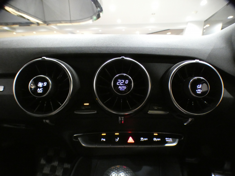 アウディ TTクーペ TTｸｰﾍﾟ 2.0TFSI Sﾗｲﾝ&ｱｼｽﾀﾝｽPKG　ADVｷｰ ｸﾙｺﾝ 半革 MMIﾅﾋﾞTV ☆Bｶﾒﾗ PDC ﾊﾞｰﾁｬﾙCP ☆ﾏﾄﾘｸｽLED Sﾗｲﾝｴｸｽﾃﾘｱ&18AW　2年保証