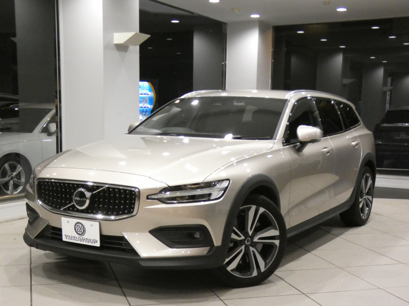 ボルボ V60 V60 ｸﾛｽｶﾝﾄﾘｰ ｱﾙﾃｨﾒｯﾄB5 AWD　☆1ｵｰﾅｰ 追ACC･LKA･ LCMA 茶革 ﾋｰﾀｰ ﾍﾞﾝﾁﾚｰﾀｰ ﾏｯｻｰｼﾞ ☆ｽﾃｱﾋｰﾀｰ ☆革張りﾀﾞｯｼｭﾎﾞｰﾄﾞ ☆Googleﾅﾋﾞ harmank 全周囲ｶﾒﾗ ﾍｯﾄﾞｱｯﾌﾟDSP LEDﾗｲﾄ ｵｰﾄﾃｰﾙｹﾞｰﾄ 19AW　2年保証