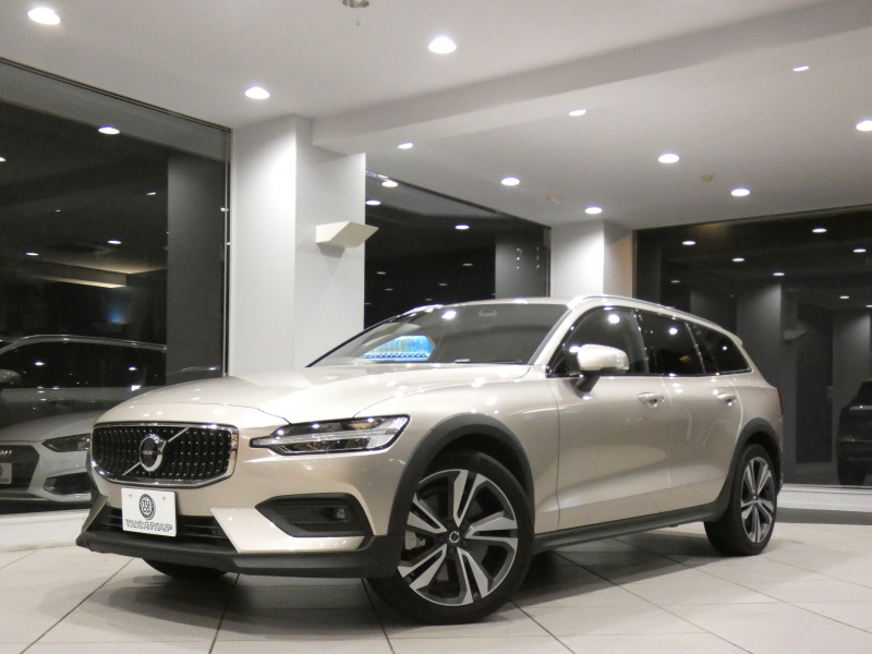 ボルボ V60 V60 ｸﾛｽｶﾝﾄﾘｰ ｱﾙﾃｨﾒｯﾄB5 AWD　☆1ｵｰﾅｰ 追ACC･LKA･ LCMA 茶革 ﾋｰﾀｰ ﾍﾞﾝﾁﾚｰﾀｰ ﾏｯｻｰｼﾞ ☆ｽﾃｱﾋｰﾀｰ ☆革張りﾀﾞｯｼｭﾎﾞｰﾄﾞ ☆Googleﾅﾋﾞ harmank 全周囲ｶﾒﾗ ﾍｯﾄﾞｱｯﾌﾟDSP LEDﾗｲﾄ ｵｰﾄﾃｰﾙｹﾞｰﾄ 19AW　2年保証