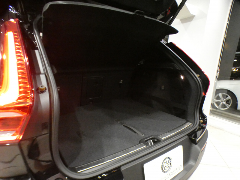 ボルボ XC40 XC40 T5 AWD ｲﾝｽｸﾘﾌﾟｼｮﾝ　☆1ｵｰﾅｰ 追ACC･LKA･ BLIS 赤革 ☆全席ﾋｰﾀｰ☆ｻﾝﾙｰﾌ ☆ｸﾘｽﾀﾙｼﾌﾄ ﾀｯﾁｽｸﾘｰﾝHDDﾅﾋﾞ harmank 全周囲ｶﾒﾗ ﾜｲﾔﾚｽCH LEDﾗｲﾄ ｵｰﾄﾃｰﾙｹﾞｰﾄ 19AW　2年保証
