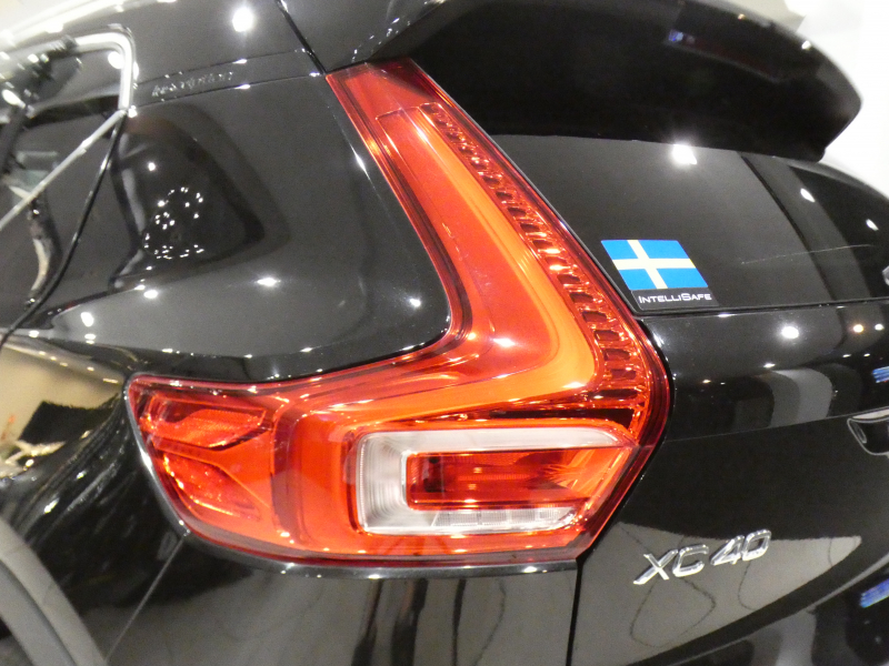 ボルボ XC40 XC40 T5 AWD ｲﾝｽｸﾘﾌﾟｼｮﾝ　☆1ｵｰﾅｰ 追ACC･LKA･ BLIS 赤革 ☆全席ﾋｰﾀｰ☆ｻﾝﾙｰﾌ ☆ｸﾘｽﾀﾙｼﾌﾄ ﾀｯﾁｽｸﾘｰﾝHDDﾅﾋﾞ harmank 全周囲ｶﾒﾗ ﾜｲﾔﾚｽCH LEDﾗｲﾄ ｵｰﾄﾃｰﾙｹﾞｰﾄ 19AW　2年保証