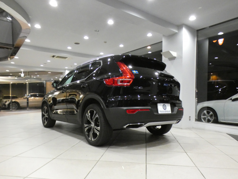ボルボ XC40 XC40 T5 AWD ｲﾝｽｸﾘﾌﾟｼｮﾝ　☆1ｵｰﾅｰ 追ACC･LKA･ BLIS 赤革 ☆全席ﾋｰﾀｰ☆ｻﾝﾙｰﾌ ☆ｸﾘｽﾀﾙｼﾌﾄ ﾀｯﾁｽｸﾘｰﾝHDDﾅﾋﾞ harmank 全周囲ｶﾒﾗ ﾜｲﾔﾚｽCH LEDﾗｲﾄ ｵｰﾄﾃｰﾙｹﾞｰﾄ 19AW　2年保証