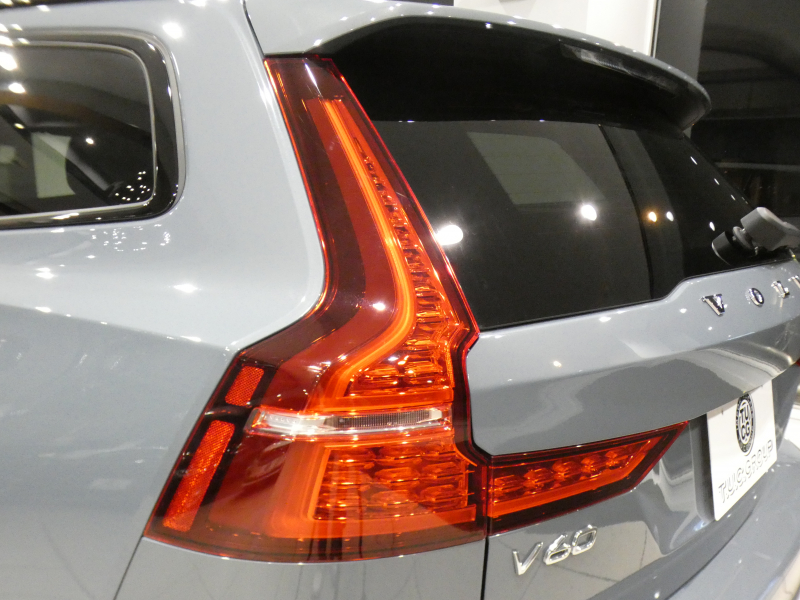 ボルボ V60 V60 B5 Rﾃﾞｻﾞｲﾝ　ｼﾃｨｾｰﾌﾃｨ 追ACC･BLIS 黒半革 ☆全席ﾋｰﾀｰ ☆ｽﾃｱﾋｰﾀｰ ﾀｯﾁｽｸﾘｰﾝHDDﾅﾋﾞTV harman/K 全周囲ｶﾒﾗ ﾍｯﾄﾞｱｯﾌﾟDSP LEDﾗｲﾄ Rﾃﾞｻﾞｲﾝ専用ｴｸｽﾃﾘｱ ☆OP19AW B5ｴﾝｼﾞﾝ+ﾓｰﾀｰ　2年保証