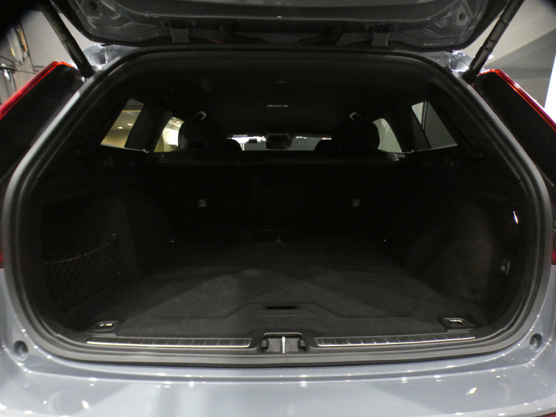 ボルボ V60 V60 B5 Rﾃﾞｻﾞｲﾝ　ｼﾃｨｾｰﾌﾃｨ 追ACC･BLIS 黒半革 ☆全席ﾋｰﾀｰ ☆ｽﾃｱﾋｰﾀｰ ﾀｯﾁｽｸﾘｰﾝHDDﾅﾋﾞTV harman/K 全周囲ｶﾒﾗ ﾍｯﾄﾞｱｯﾌﾟDSP LEDﾗｲﾄ Rﾃﾞｻﾞｲﾝ専用ｴｸｽﾃﾘｱ ☆OP19AW B5ｴﾝｼﾞﾝ+ﾓｰﾀｰ　2年保証