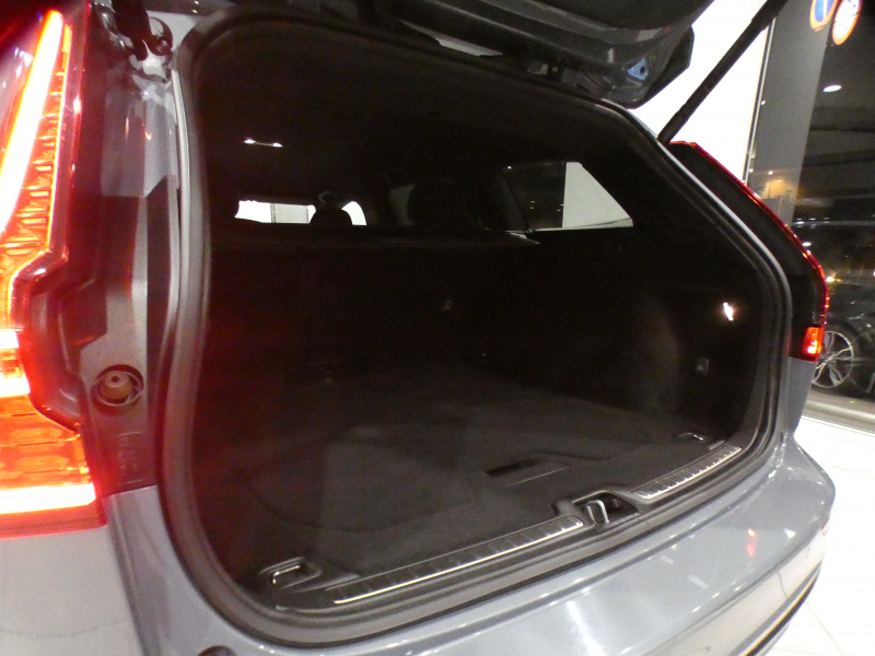 ボルボ V60 V60 B5 Rﾃﾞｻﾞｲﾝ　ｼﾃｨｾｰﾌﾃｨ 追ACC･BLIS 黒半革 ☆全席ﾋｰﾀｰ ☆ｽﾃｱﾋｰﾀｰ ﾀｯﾁｽｸﾘｰﾝHDDﾅﾋﾞTV harman/K 全周囲ｶﾒﾗ ﾍｯﾄﾞｱｯﾌﾟDSP LEDﾗｲﾄ Rﾃﾞｻﾞｲﾝ専用ｴｸｽﾃﾘｱ ☆OP19AW B5ｴﾝｼﾞﾝ+ﾓｰﾀｰ　2年保証