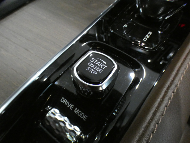 ボルボ V90 V90 B6 AWD ｲﾝｽｸﾘﾌﾟｼｮﾝ　ｼﾃｨｾｰﾌ 追ACC･LKA･ LCMA ｽﾃｱﾋｰﾀｰ 茶革 全席ﾋｰﾀｰ ☆ﾊﾟﾉﾗﾏSR ﾀｯﾁｽｸﾘｰﾝHDDﾅﾋﾞTV ☆B&Wｻｳﾝﾄﾞ 全周ｶﾒﾗ PDC ﾍｯﾄﾞｱｯﾌﾟDSP ☆ｸﾘｽﾀﾙｼﾌﾄ LEDﾗｲﾄ 専用ｴｸｽﾃﾘｱ&19AW B6ｴﾝｼﾞﾝ +ﾓｰﾀｰ　2年保証