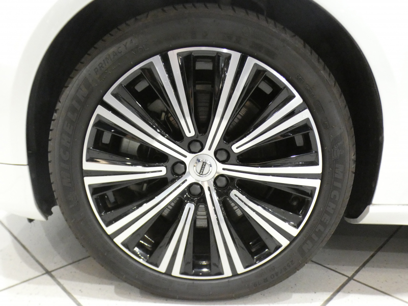 ボルボ V90 V90 B6 AWD ｲﾝｽｸﾘﾌﾟｼｮﾝ　ｼﾃｨｾｰﾌ 追ACC･LKA･ LCMA ｽﾃｱﾋｰﾀｰ 茶革 全席ﾋｰﾀｰ ☆ﾊﾟﾉﾗﾏSR ﾀｯﾁｽｸﾘｰﾝHDDﾅﾋﾞTV ☆B&Wｻｳﾝﾄﾞ 全周ｶﾒﾗ PDC ﾍｯﾄﾞｱｯﾌﾟDSP ☆ｸﾘｽﾀﾙｼﾌﾄ LEDﾗｲﾄ 専用ｴｸｽﾃﾘｱ&19AW B6ｴﾝｼﾞﾝ +ﾓｰﾀｰ　2年保証