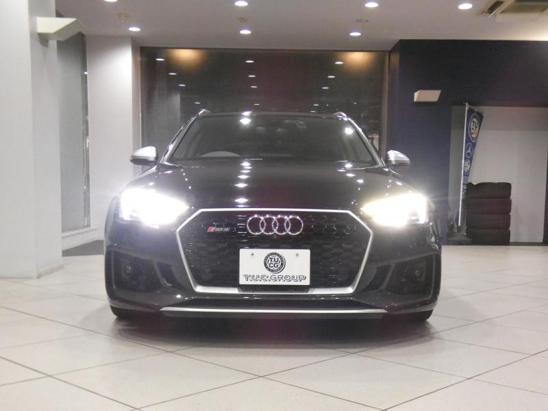 アウディ RS4アバント RS4ｱﾊﾞﾝﾄ   ｶｰﾎﾞﾝｽﾀｲﾘﾝｸﾞPKG　ADVｷｰ 追ACC ﾚｰﾝ&ｻｲﾄﾞｱｼｽﾄ ｱｳﾃﾞｨﾌﾟﾚｾﾝｽ 黒革 全席ﾋｰﾀｰ MMIﾅﾋﾞ ﾊﾞｰﾁｬﾙCP B&Oｻｳﾝﾄﾞ 全周囲ｶﾒﾗ PDC ﾏﾄﾘｸｽLED 専用ｴｸｽﾃﾘｱ&20AW RSｽﾎﾟｰﾂEX 450ps　2年保証