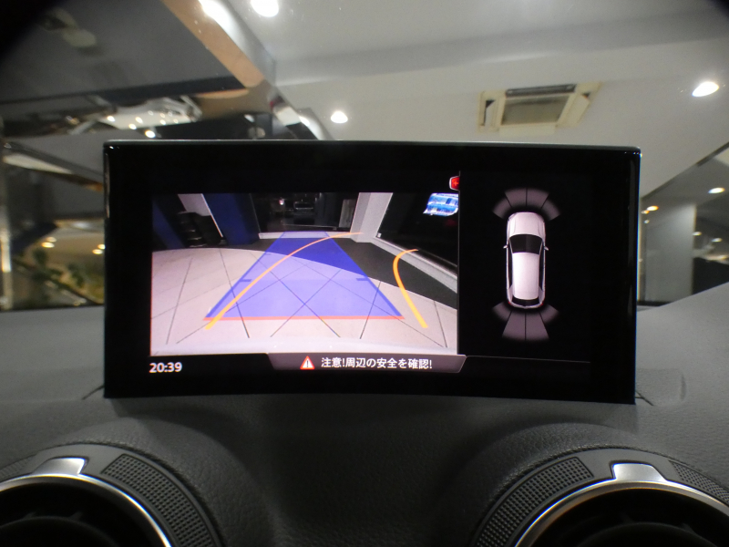 アウディ Q2 Q2 30TFSIｽﾎﾟｰﾂ ｱｼｽﾀﾝｽPKG　ADVｷｰ 追ACC ﾚｰﾝ&ｻｲﾄﾞｱｼｽﾄ 衝突軽減  ﾋｰﾀｰ MMIﾅﾋﾞ ﾊﾞｰﾁｬﾙCP TV ｽﾏｰﾄﾌｫﾝIF Bｶﾒﾗ PDC LEDﾗｲﾄ ｵｰﾄﾃｰﾙｹﾞｰﾄ 17AW 　2年保証