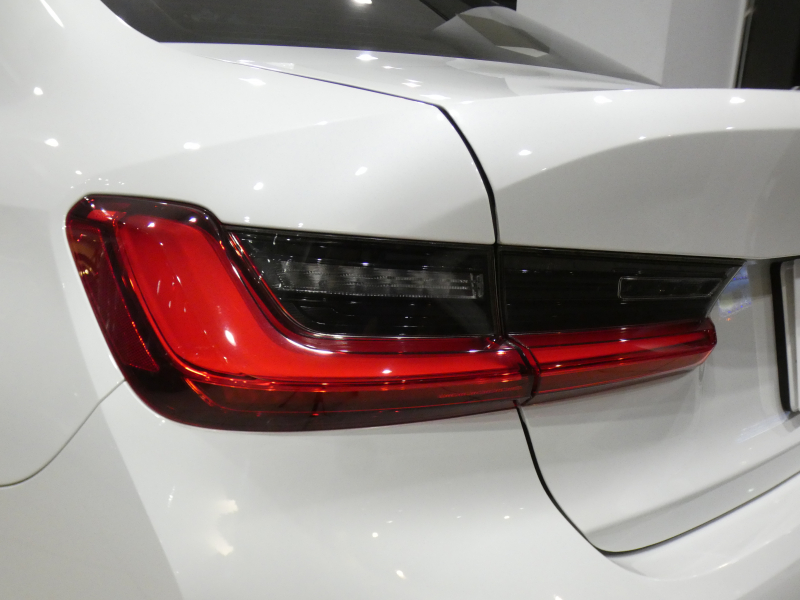 BMW 3シリーズ 320i ﾋﾟｭｱｴﾚｶﾞﾝｽ　☆首都圏限定100台 Dｱｼｽﾄ+ 追ACC ﾚｰﾝCHW 衝突軽減 茶革 ﾋｰﾀｰ  iﾄﾞﾗｲﾌﾞﾅﾋﾞ(第7世代ﾀｯﾁP対応) ﾜｲﾔﾚｽCH ☆TVﾁｭｰﾅｰ 全周囲ｶﾒﾗ PDC  LEDﾗｲﾄ ｵｰﾄﾄﾗﾝｸ 17AW　2年保証