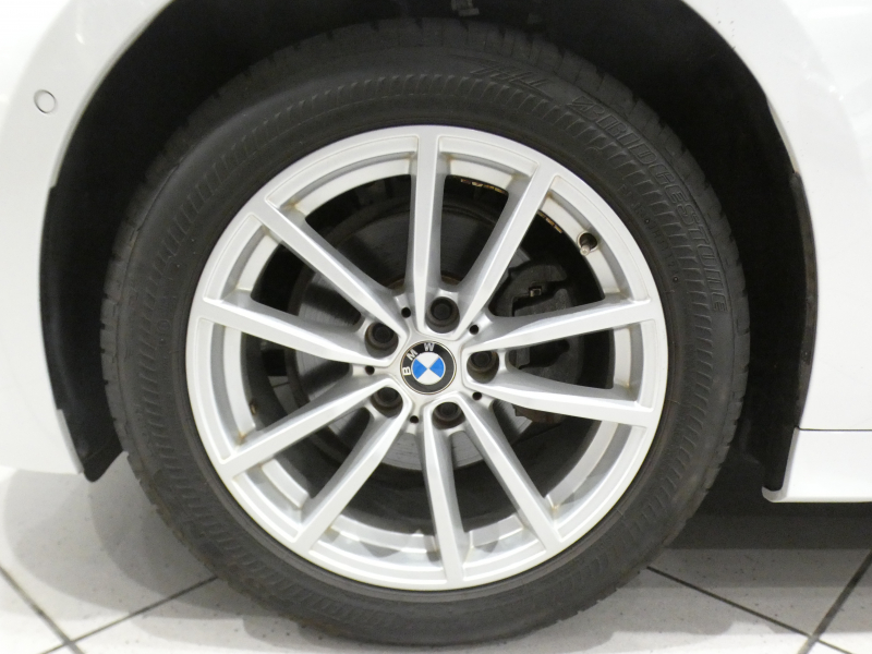 BMW 3シリーズ 320i ﾋﾟｭｱｴﾚｶﾞﾝｽ　☆首都圏限定100台 Dｱｼｽﾄ+ 追ACC ﾚｰﾝCHW 衝突軽減 茶革 ﾋｰﾀｰ  iﾄﾞﾗｲﾌﾞﾅﾋﾞ(第7世代ﾀｯﾁP対応) ﾜｲﾔﾚｽCH ☆TVﾁｭｰﾅｰ 全周囲ｶﾒﾗ PDC  LEDﾗｲﾄ ｵｰﾄﾄﾗﾝｸ 17AW　2年保証