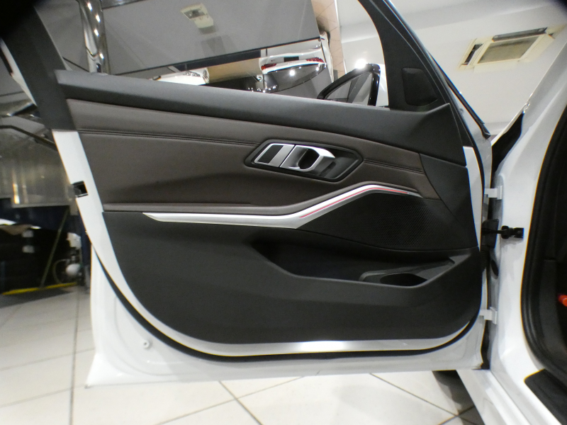 BMW 3シリーズ 320i ﾋﾟｭｱｴﾚｶﾞﾝｽ　☆首都圏限定100台 Dｱｼｽﾄ+ 追ACC ﾚｰﾝCHW 衝突軽減 茶革 ﾋｰﾀｰ  iﾄﾞﾗｲﾌﾞﾅﾋﾞ(第7世代ﾀｯﾁP対応) ﾜｲﾔﾚｽCH ☆TVﾁｭｰﾅｰ 全周囲ｶﾒﾗ PDC  LEDﾗｲﾄ ｵｰﾄﾄﾗﾝｸ 17AW　2年保証