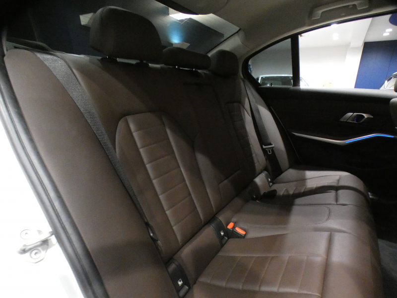 BMW 3シリーズ 320i ﾋﾟｭｱｴﾚｶﾞﾝｽ　☆首都圏限定100台 Dｱｼｽﾄ+ 追ACC ﾚｰﾝCHW 衝突軽減 茶革 ﾋｰﾀｰ  iﾄﾞﾗｲﾌﾞﾅﾋﾞ(第7世代ﾀｯﾁP対応) ﾜｲﾔﾚｽCH ☆TVﾁｭｰﾅｰ 全周囲ｶﾒﾗ PDC  LEDﾗｲﾄ ｵｰﾄﾄﾗﾝｸ 17AW　2年保証